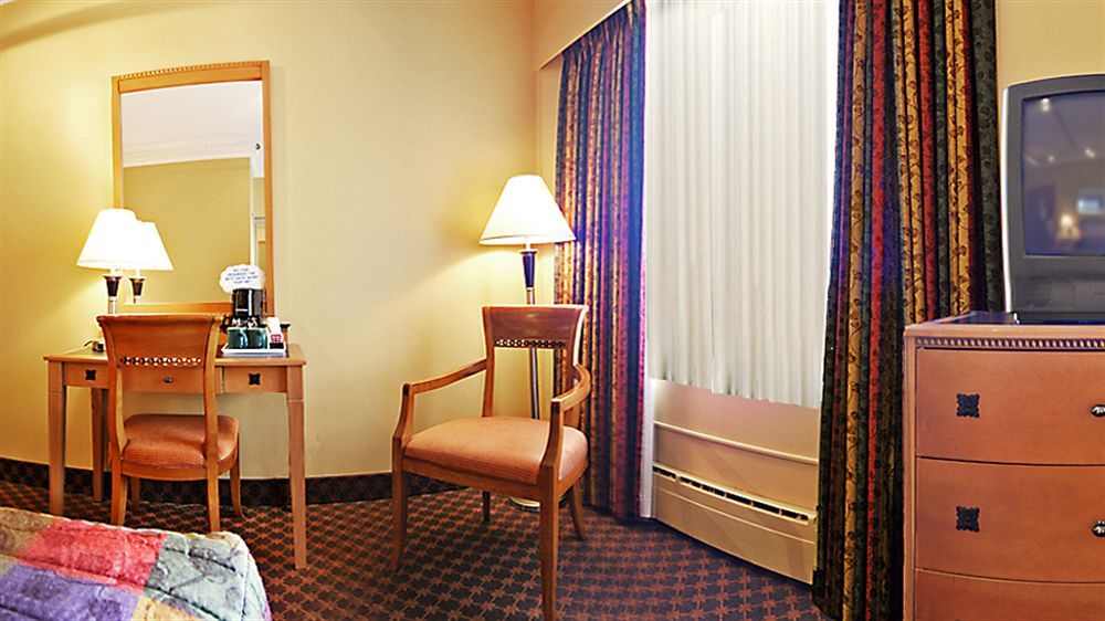 Howard Johnson By Wyndham Vancouver Downtown Dış mekan fotoğraf