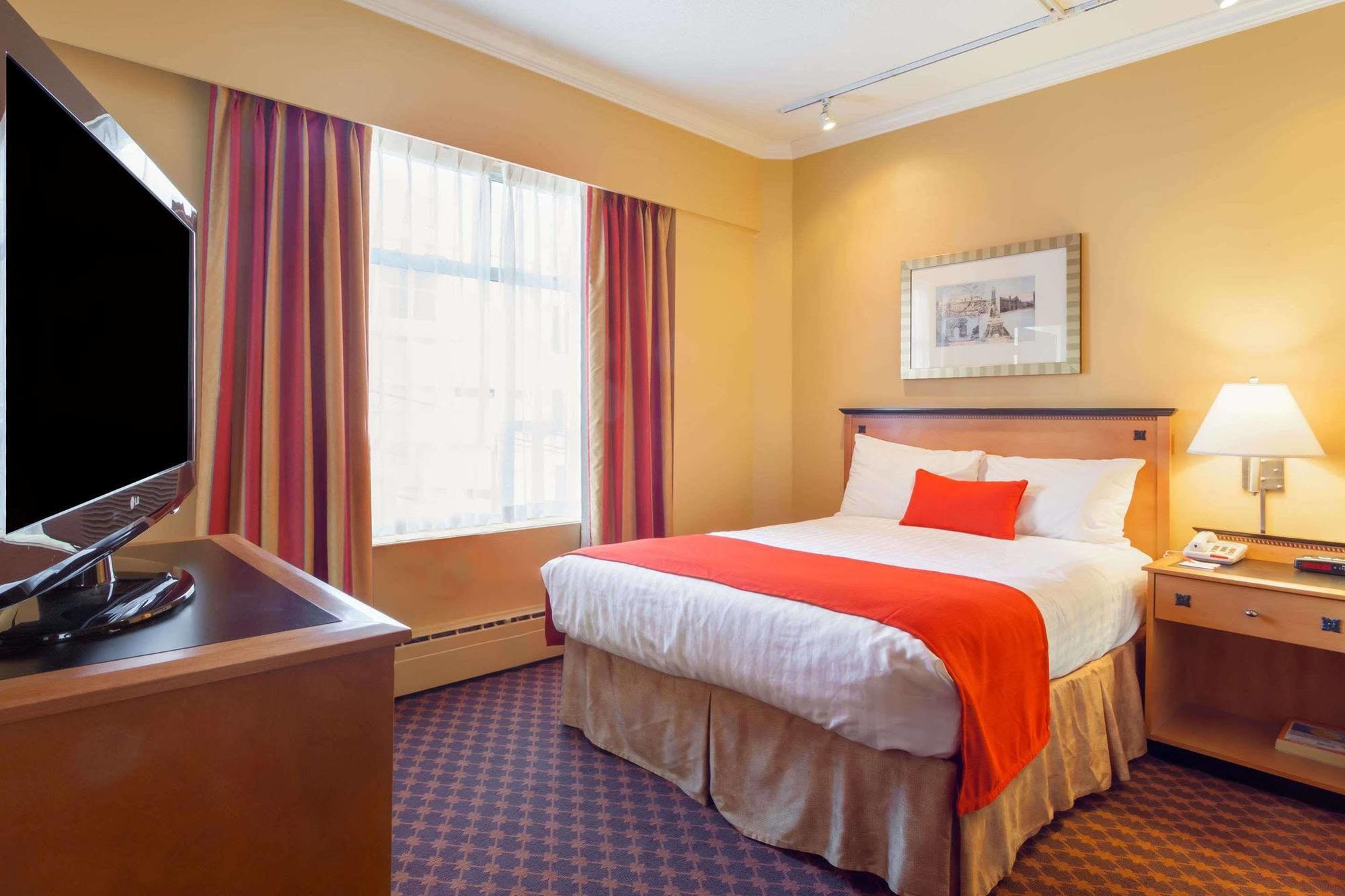 Howard Johnson By Wyndham Vancouver Downtown Dış mekan fotoğraf