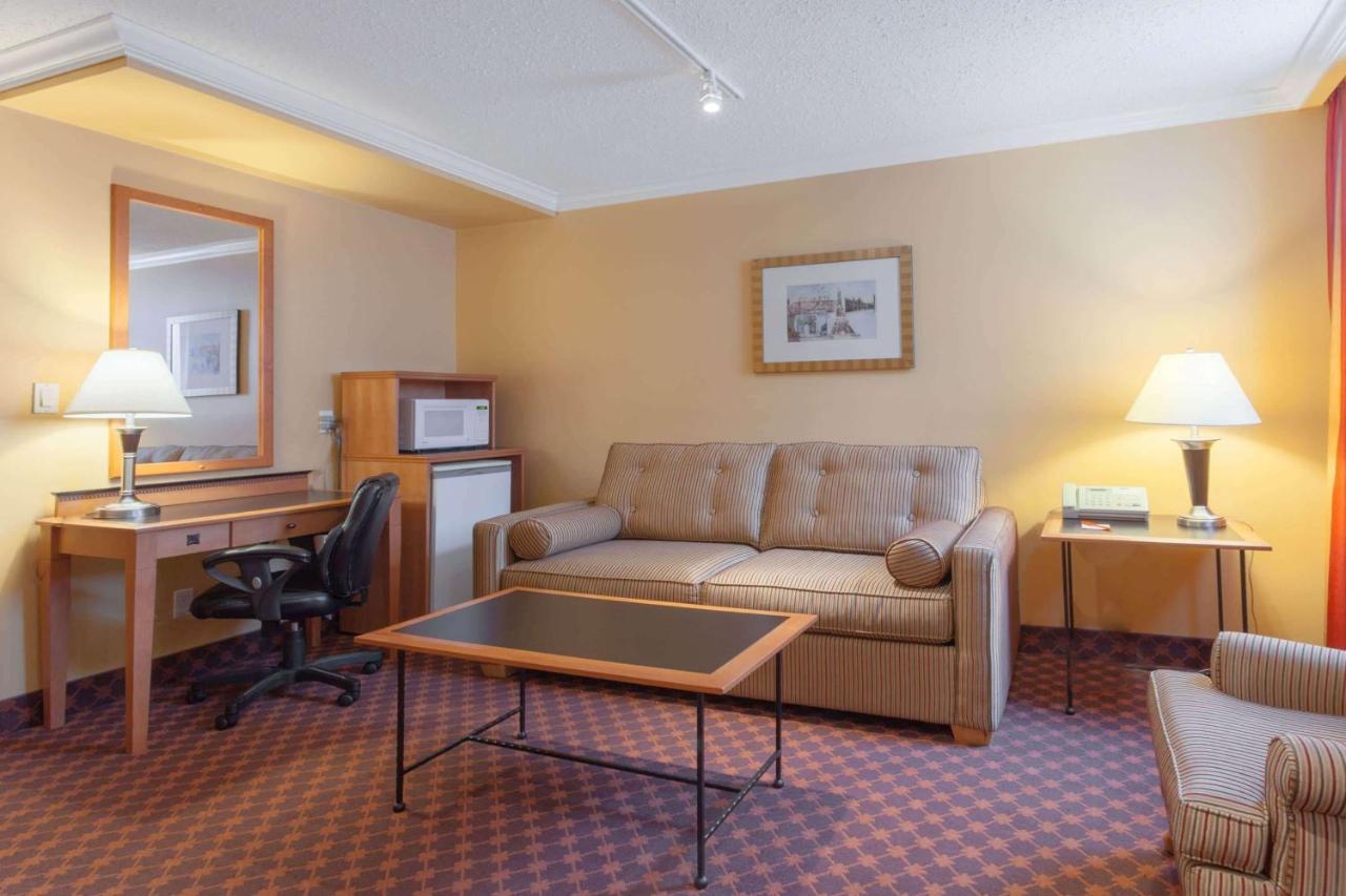 Howard Johnson By Wyndham Vancouver Downtown Dış mekan fotoğraf