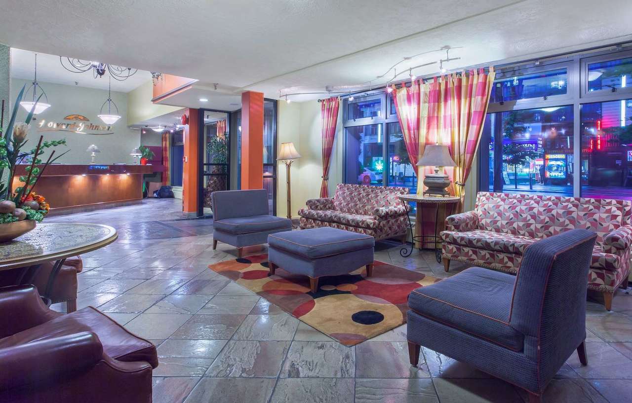 Howard Johnson By Wyndham Vancouver Downtown Dış mekan fotoğraf